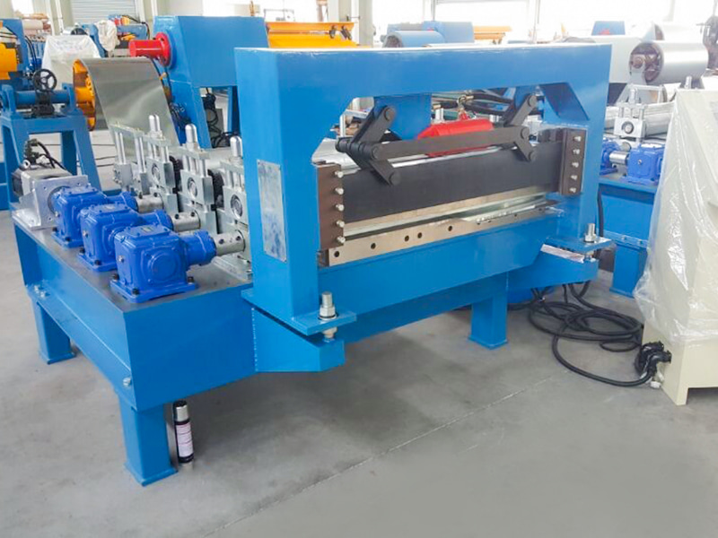 Simpleng Coil Flattening at Cutting Machine