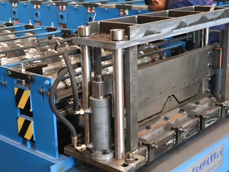 YX25-820 Madaling I-install ang PV Tile Roll Forming Machine