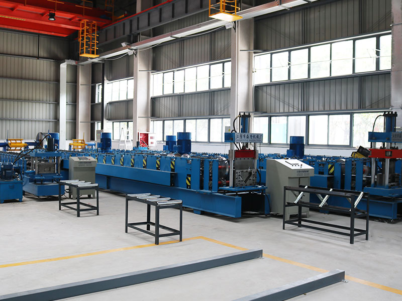 Nababakas na Container House Column Roll Forming Machine
